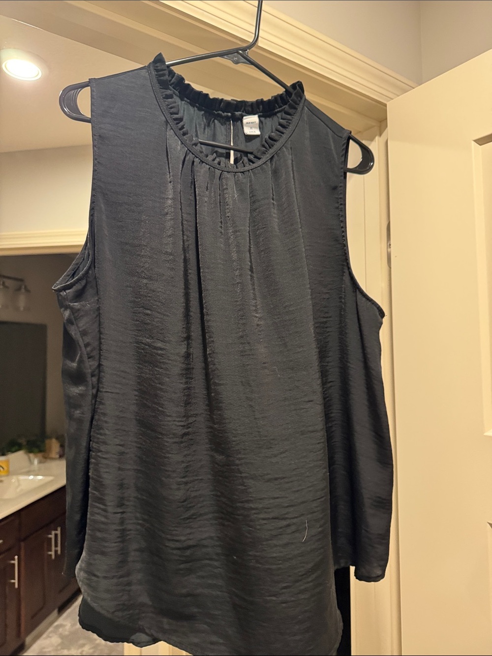 Old Navy Black Sleeveless Ruffle-Neck Camisole